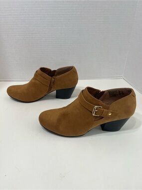 AMERICAN EAGLE Cara Cognac Brown Fall Low Ankle Bootie Boots Womens Size 11